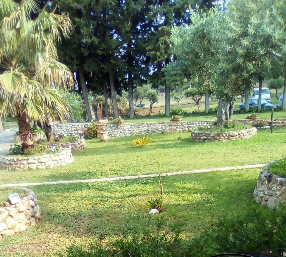 Restaurant/places to eat, Garden