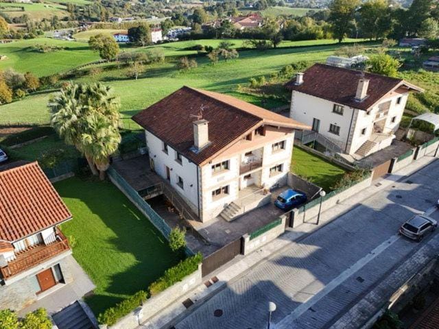 Bird's eye view, Street view, Location