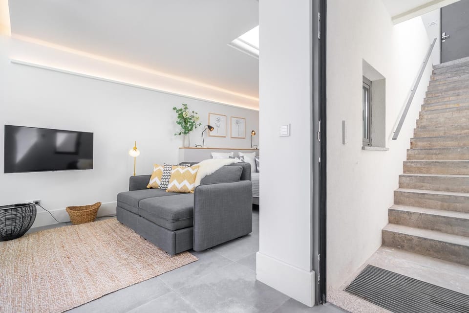 Shower, Patio, Bathroom, TV and multimedia, Coffee/tea facilities, Decorative detail, Seating area, Bedroom, Area and facilities, Continental breakfast, cot, Family, Family