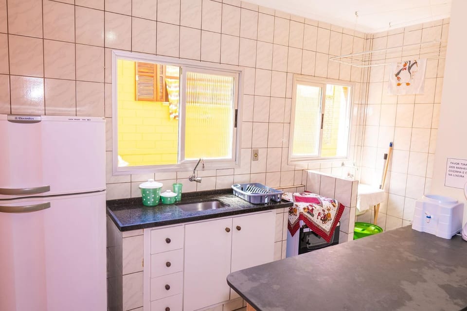 Kitchen or kitchenette, minibar, pet friendly, stove