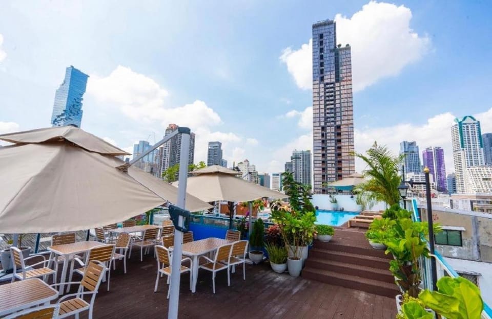 City view, Pool view, Swimming pool, sunbed