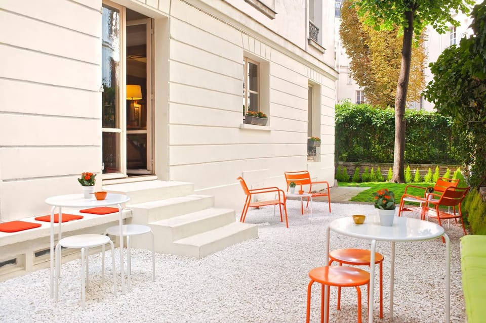 Facade/entrance, Garden, Balcony/Terrace, Dining area
