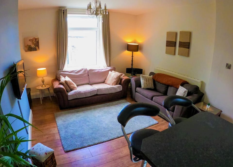 Bronte Cinema Cottage At Haworth House in England