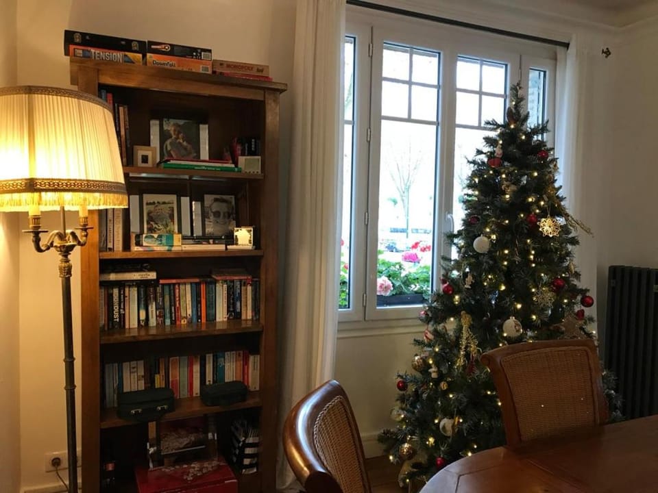 Library, Living room