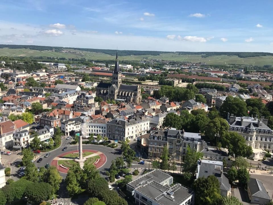 Nearby landmark, Bird's eye view, City view