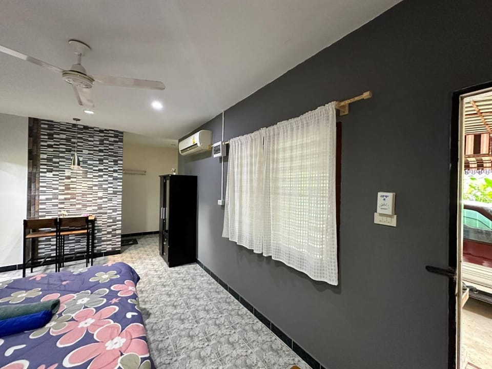 Bangtao Kitchen Studio Bed and Breakfast in Choeng Thale