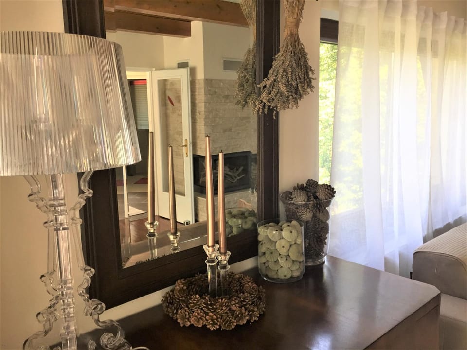 Living room, Decorative detail