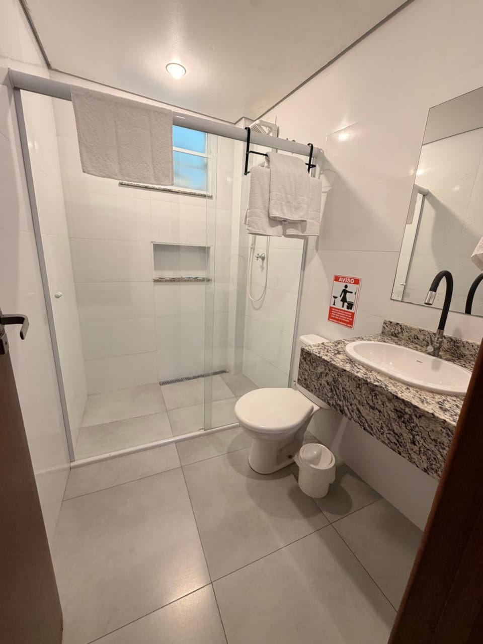 Shower, Toilet, Bathroom, towels