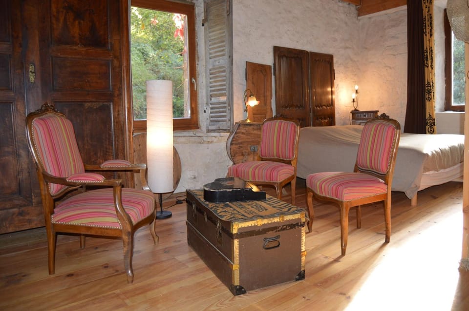 LA FREIRESSA Bed and Breakfast in Auvergne-Rhône-Alpes