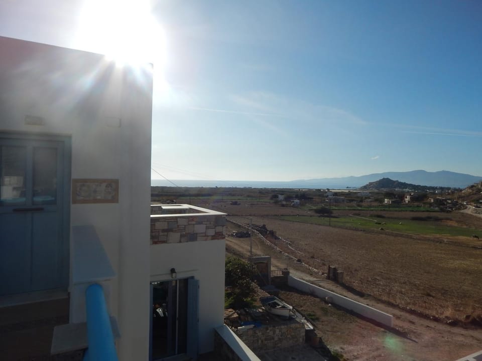 Mountain view, Sea view