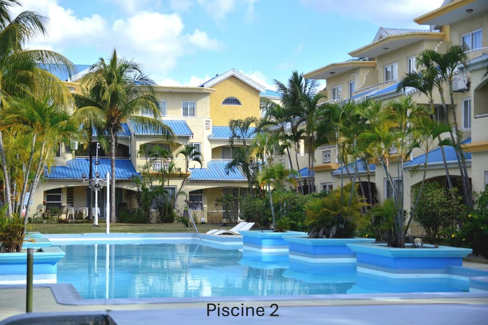 Property building, Swimming pool