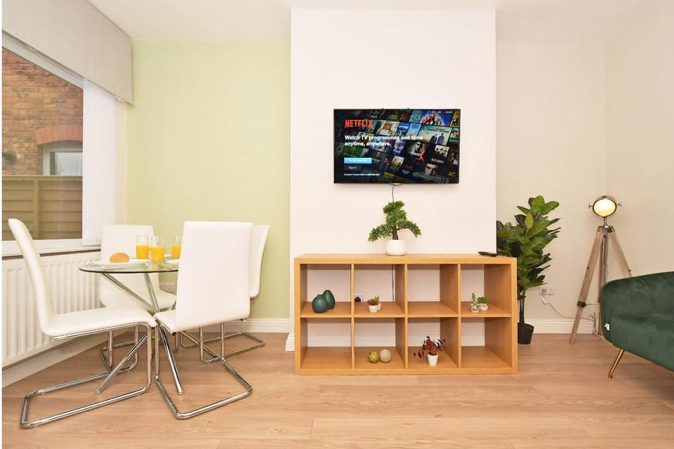 TV and multimedia, Living room, Seating area