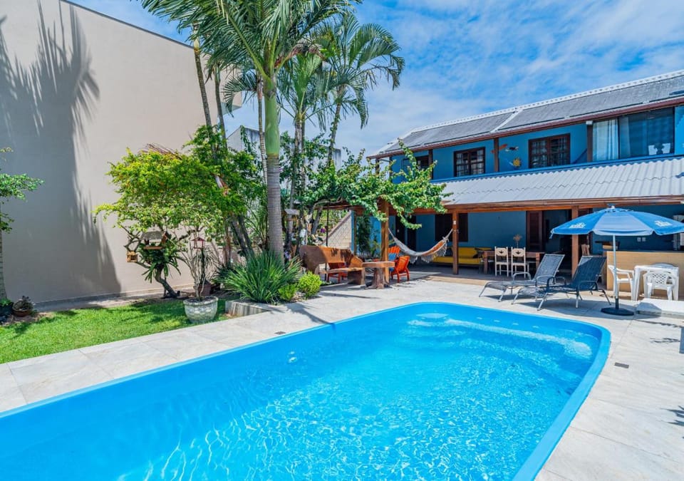 C109 Casa grande com piscina privada para até 15 pessoas House in Florianopolis