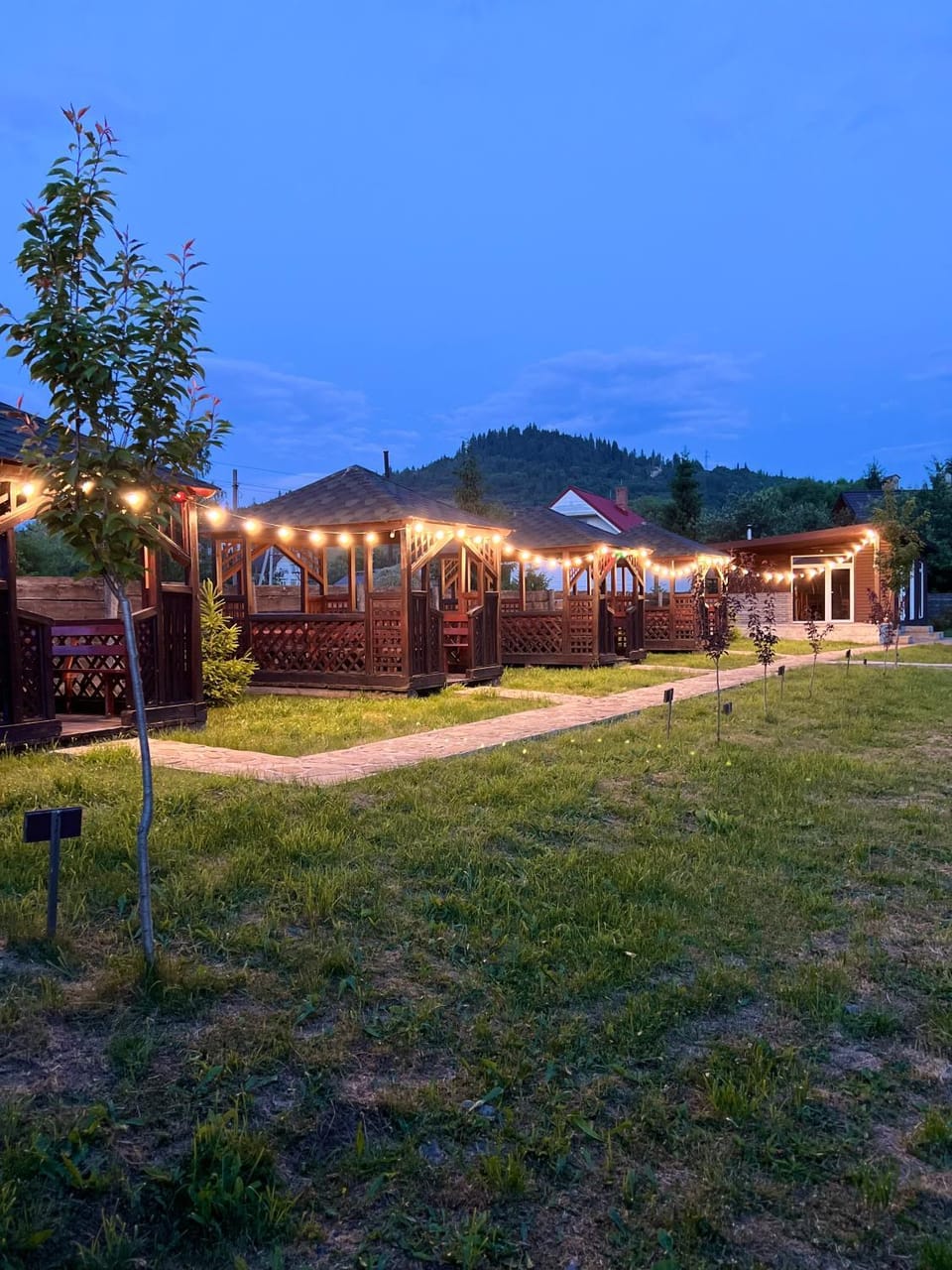 BBQ facilities, Seating area, Mountain view