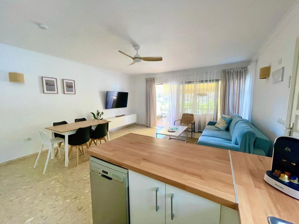 2 BDR,2 BATH Amarilla Golf Apartment Apartment in Abona