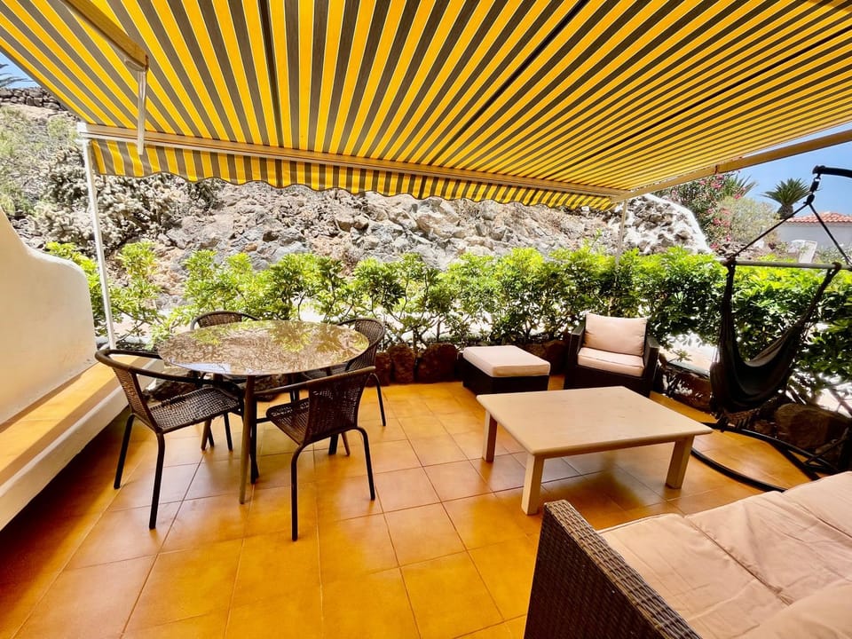 2 BDR,2 BATH Amarilla Golf Apartment Apartment in Abona
