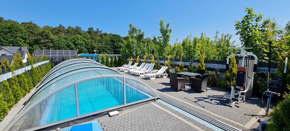 Pool view, Swimming pool, sunbed