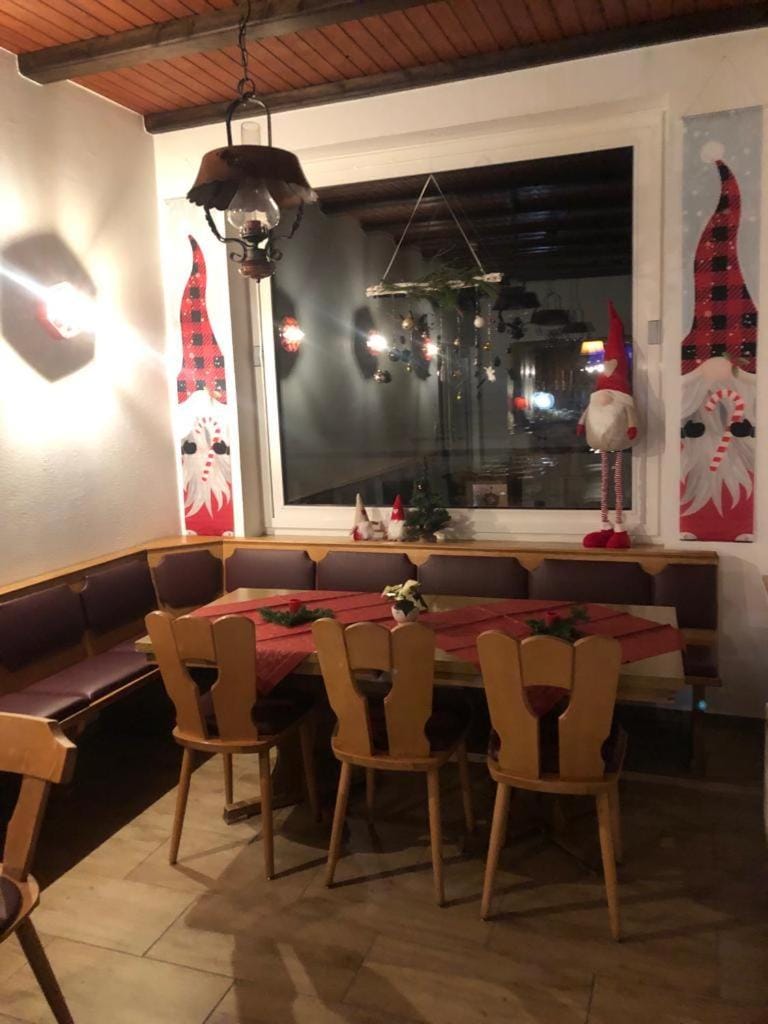 Haus Astenblick in Winterberg für bis zu 35 Personen für Wanderveranstaltungen und Familienfeiern Apartment in Winterberg