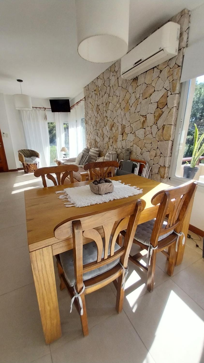 Living room, Dining area, air conditioner