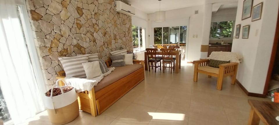 Living room, Seating area, Dining area, air conditioner