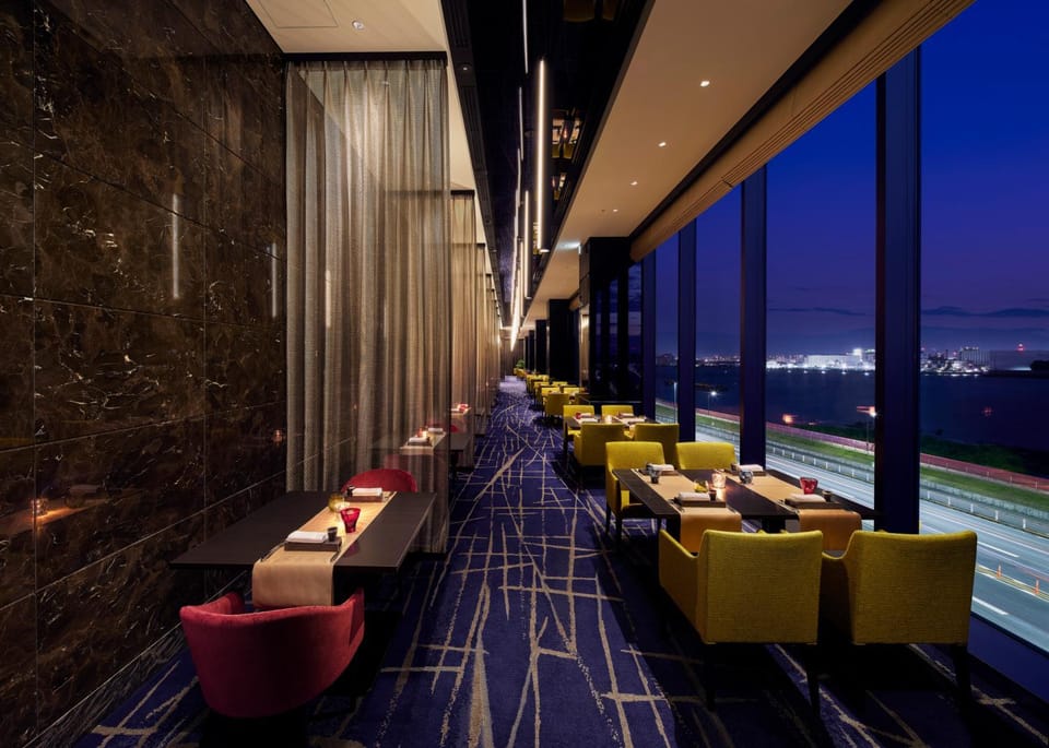 Restaurant/places to eat, Restaurant/places to eat, Night, River view
