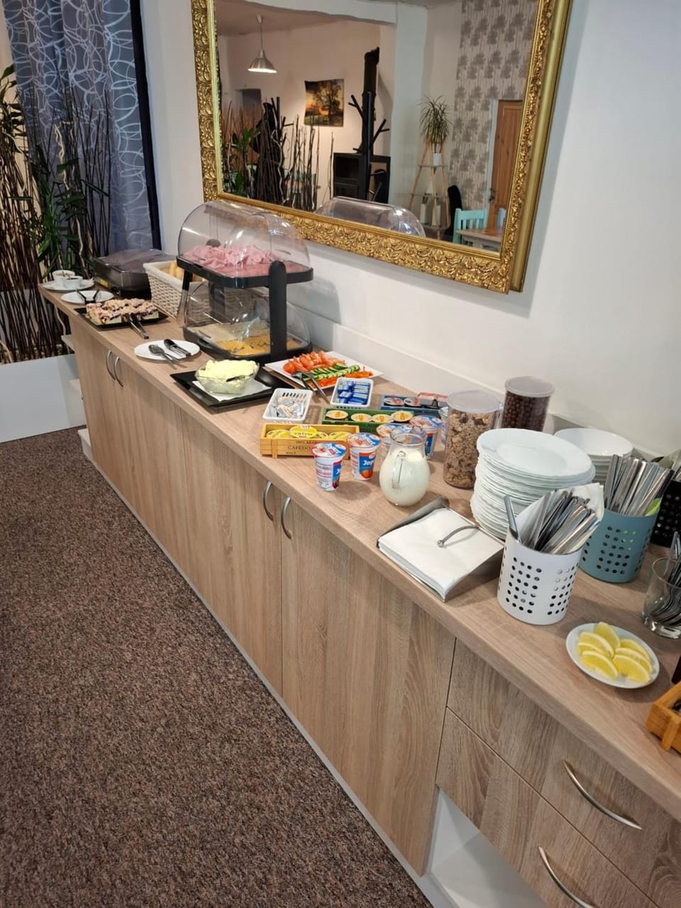 Breakfast, Buffet breakfast