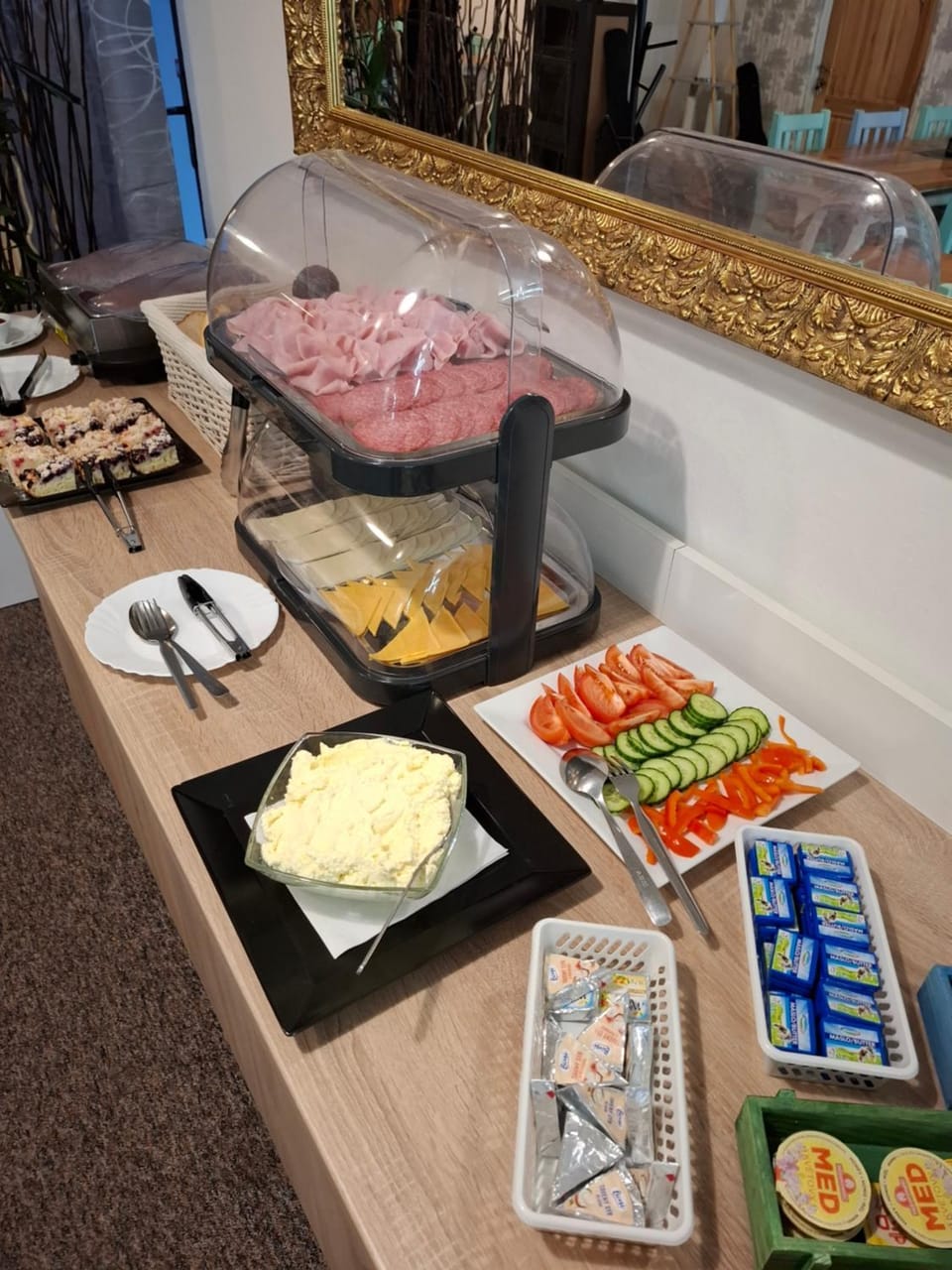 Breakfast, Buffet breakfast