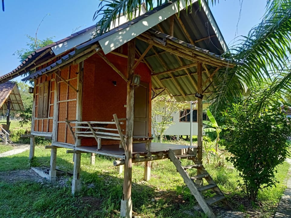 Yawning Fields Nature lodge in Thailand