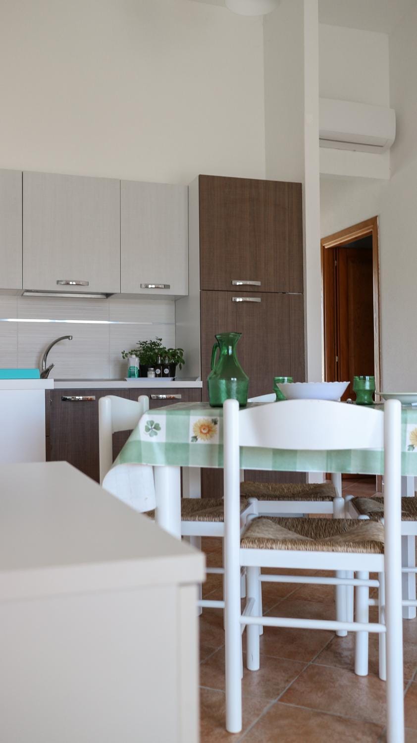 Dining area, Communal kitchen