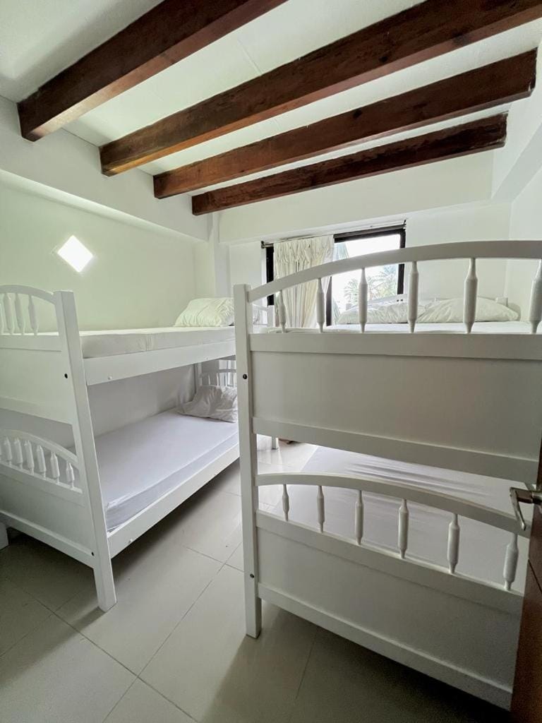 Bedroom, bunk bed