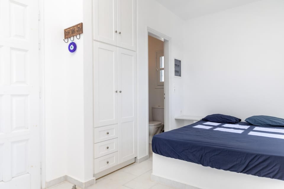 Glyfada Studio with Sea View Apartment in Decentralized Administration of the Aegean