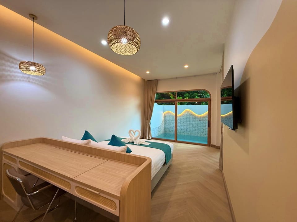 Bedroom, Swimming pool