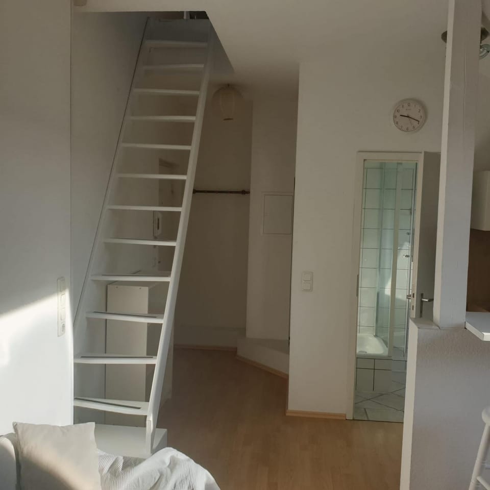 45 m² Maisonette-Wohnung in Uni-/Hauptbahnhofnähe Apartment in Duisburg