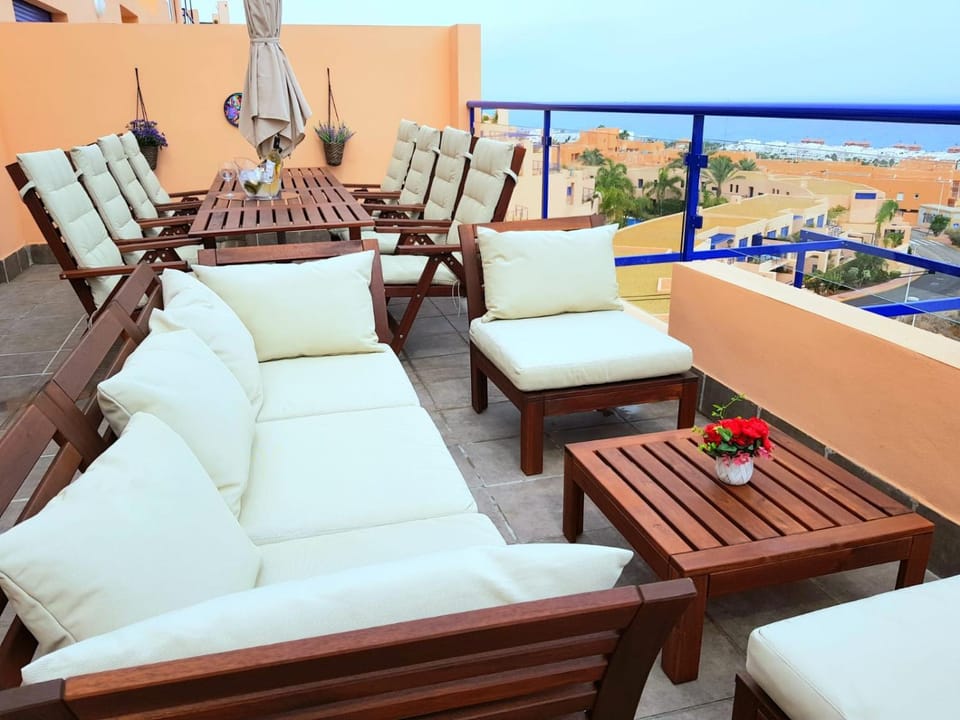 View (from property/room), Balcony/Terrace, Seating area