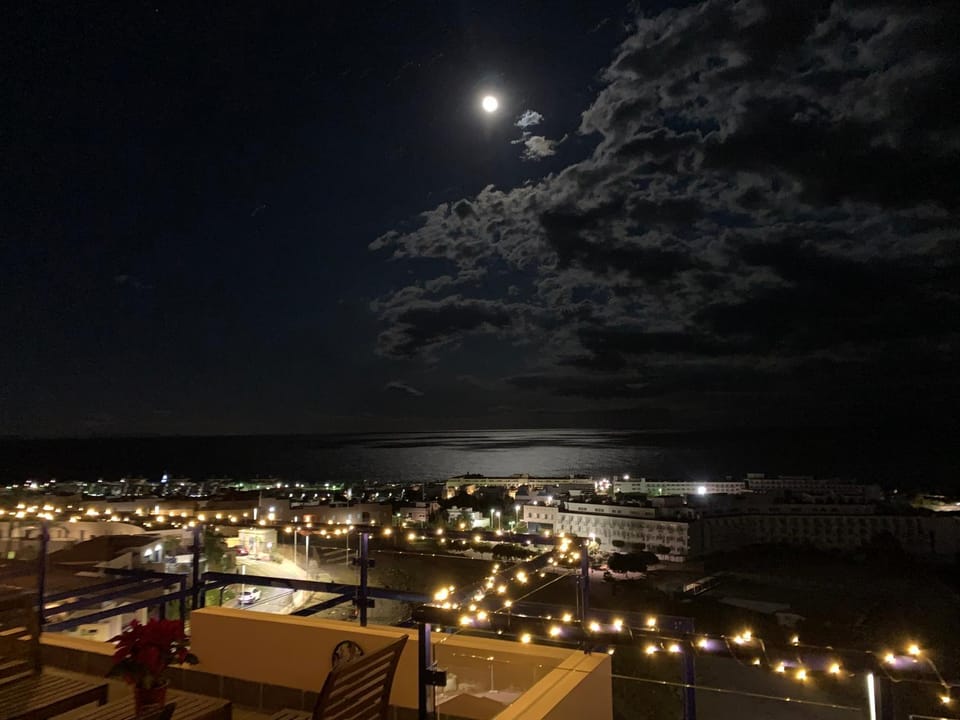 Night, Balcony/Terrace, Sea view