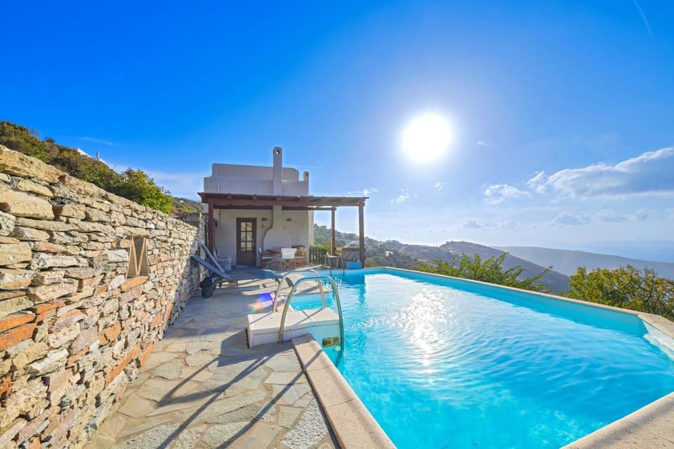 Property building, Sea view, Swimming pool