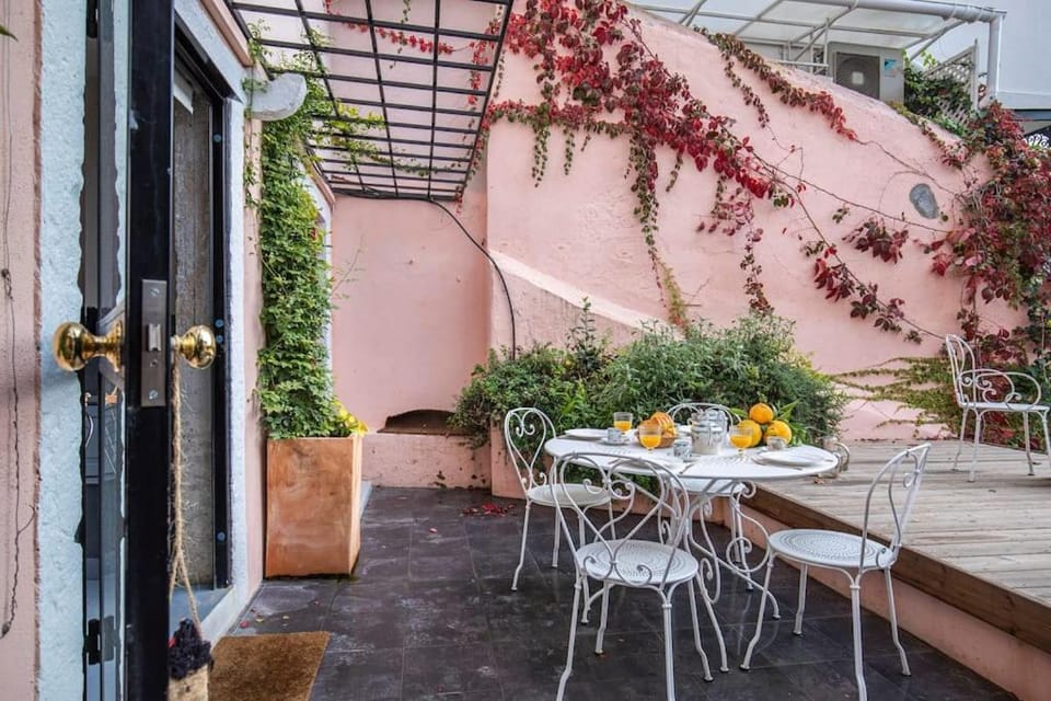 Patio, Balcony/Terrace, Seating area