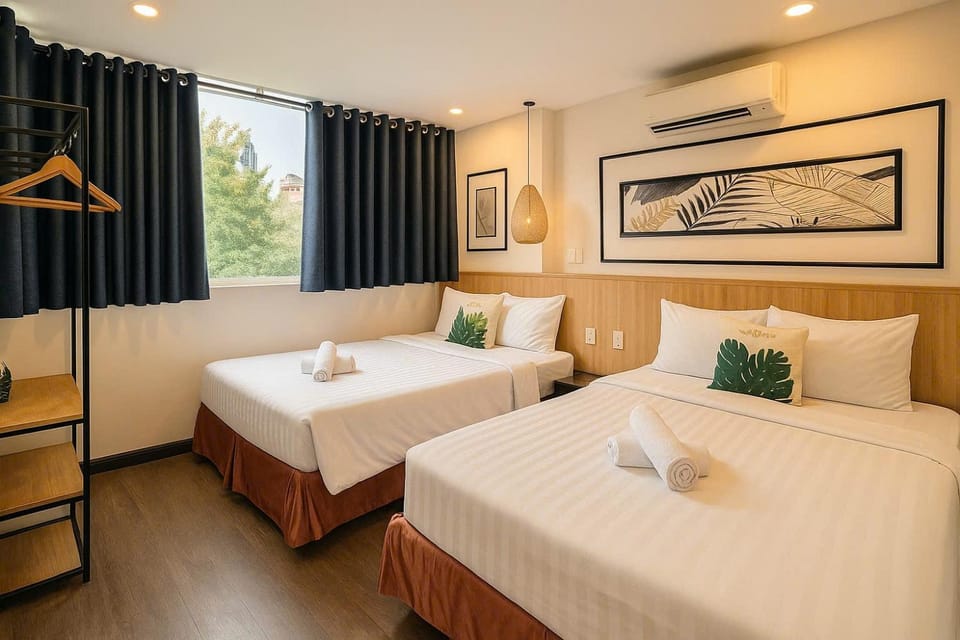 Bed, towels