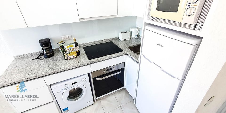Coffee/tea facilities, Kitchen or kitchenette