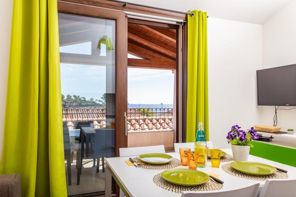 Balcony/Terrace, Living room, Dining area, Sea view, Lunch