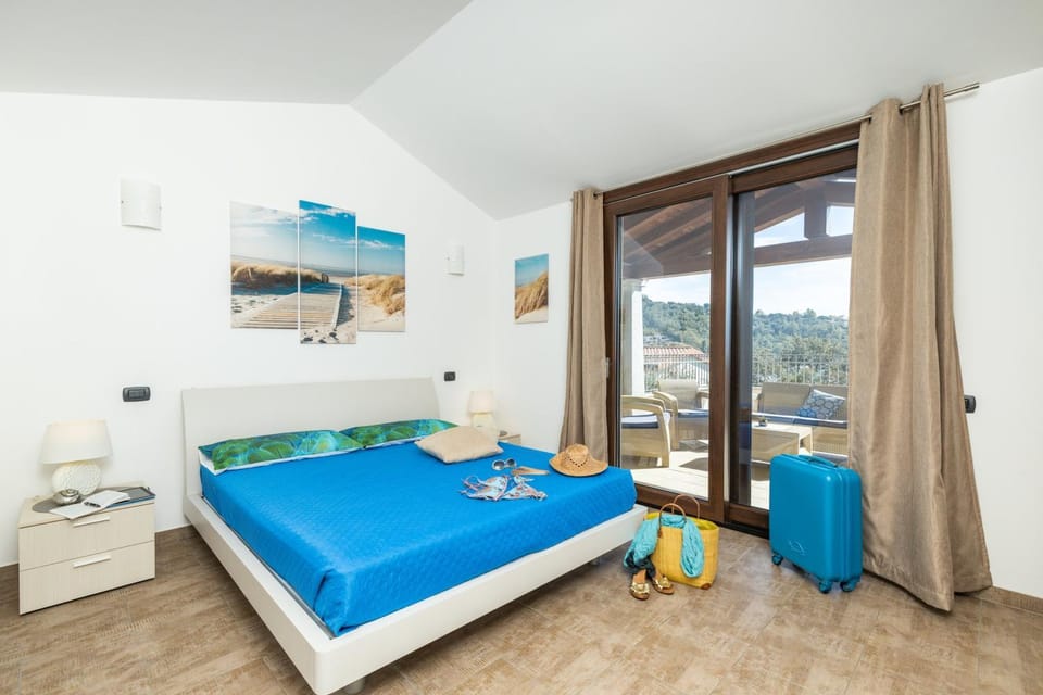 Bed, Photo of the whole room, Bedroom, Sea view