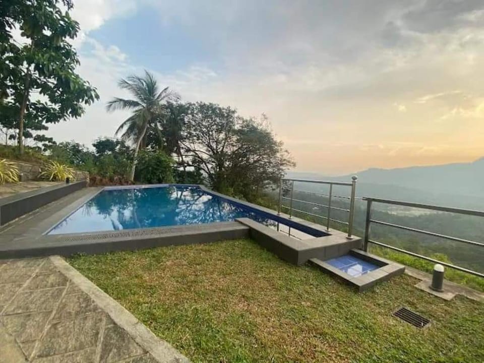 View (from property/room), Mountain view, Swimming pool, Time of day