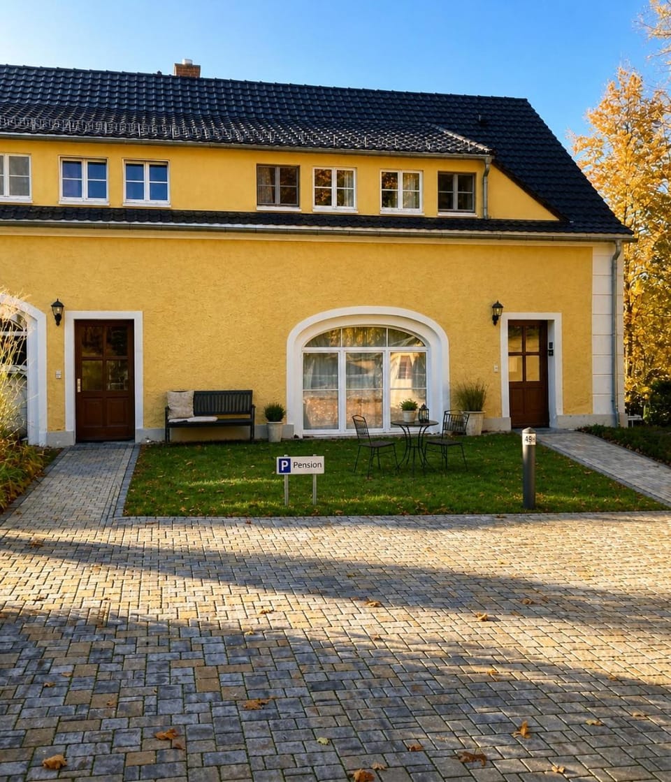 Alter Gutshof Kromlau Direkt am Schloss und Rhododendronpark, Terasse und Parkplatz Apartment in Saxony