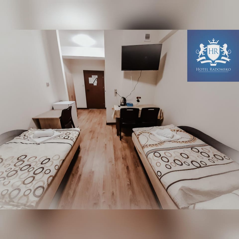 Bed, TV and multimedia, Photo of the whole room