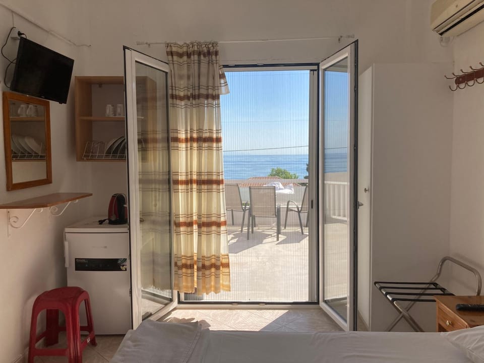 View (from property/room), Balcony/Terrace, Sea view