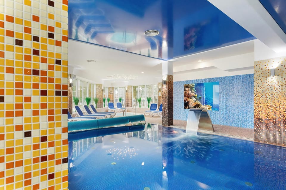 Pool view, Swimming pool