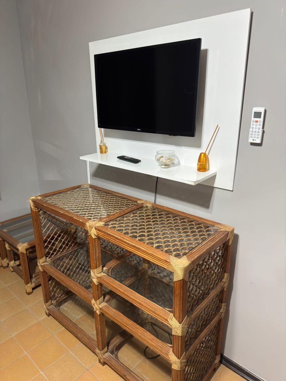 Ap Brunella Enseada Apartment in State of São Paulo
