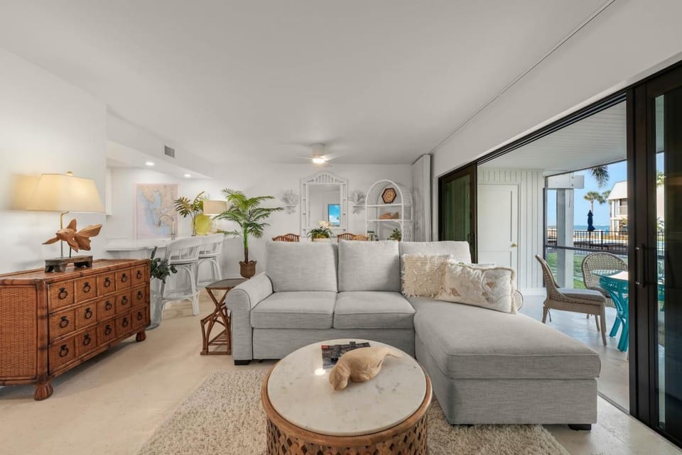 Mariner Pointe #521 House in Sanibel Island