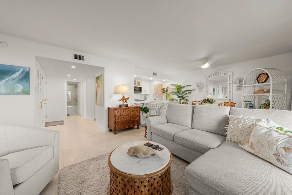 Mariner Pointe #521 House in Sanibel Island