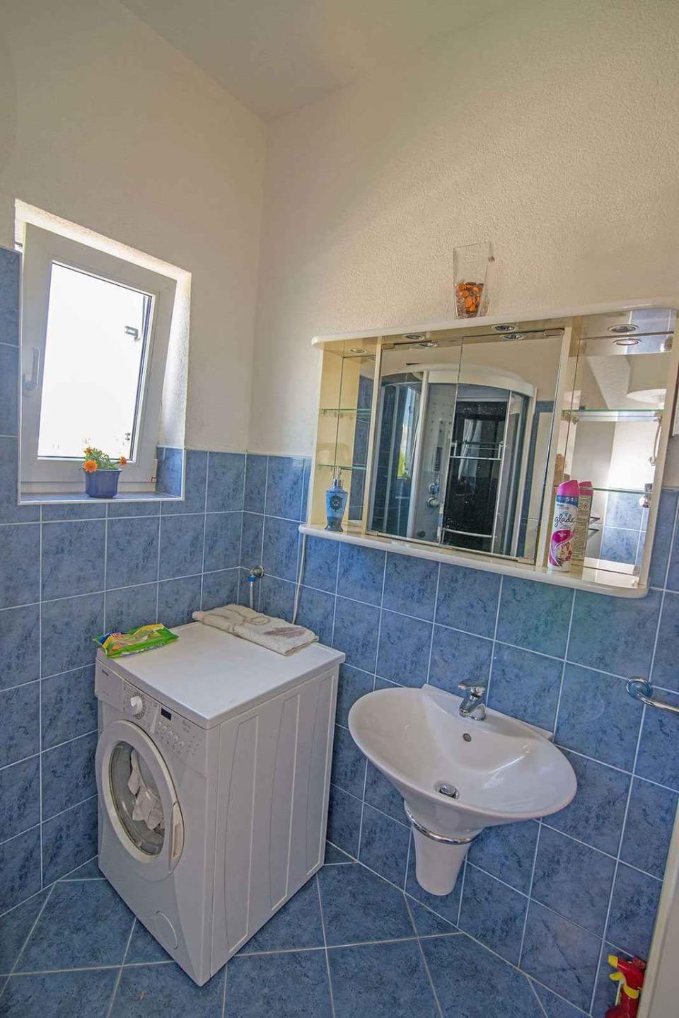 Bathroom, washing machine